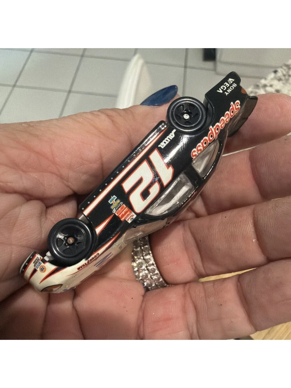 NASCAR 1:64 #12 Ryan Newman Mobil1 Speedpass Ford Taurus VTG *